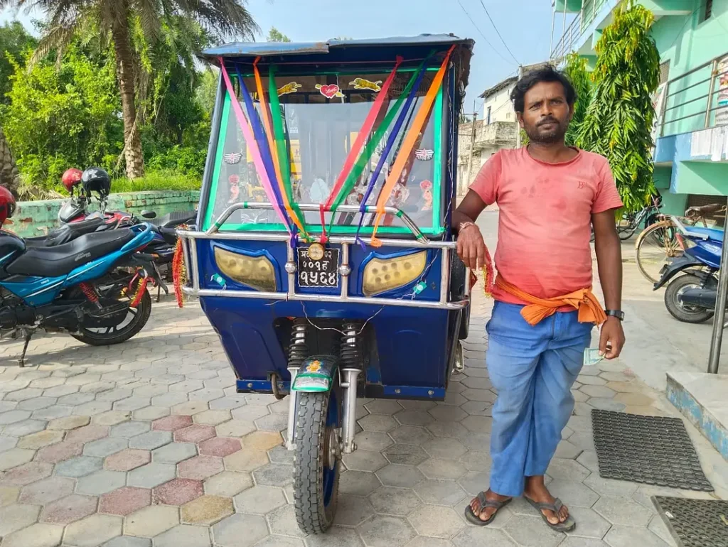 ‘आउटर सिग्नल’जस्तो जीवन